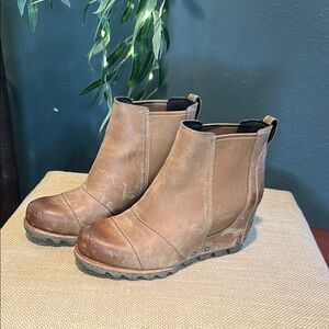 Sorel Brown Ankle Boots with Elastic Panels